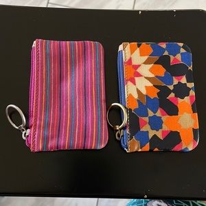 Dos carteras llaveros